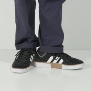 adidas Tyshawn Black, White & Gum Shoes - size 11
